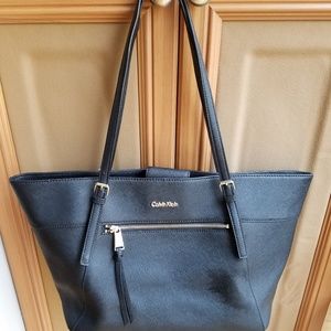 Calvin Klein Saffiano Leather Tote (Black)